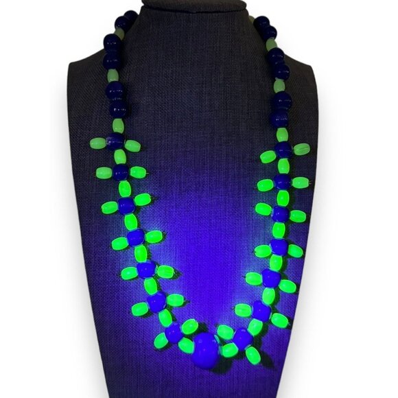 Vintage Green Uranium Glowing Glass Blue Ceramic Bead Necklace 21.5” Hook Clasp - Picture 2 of 10